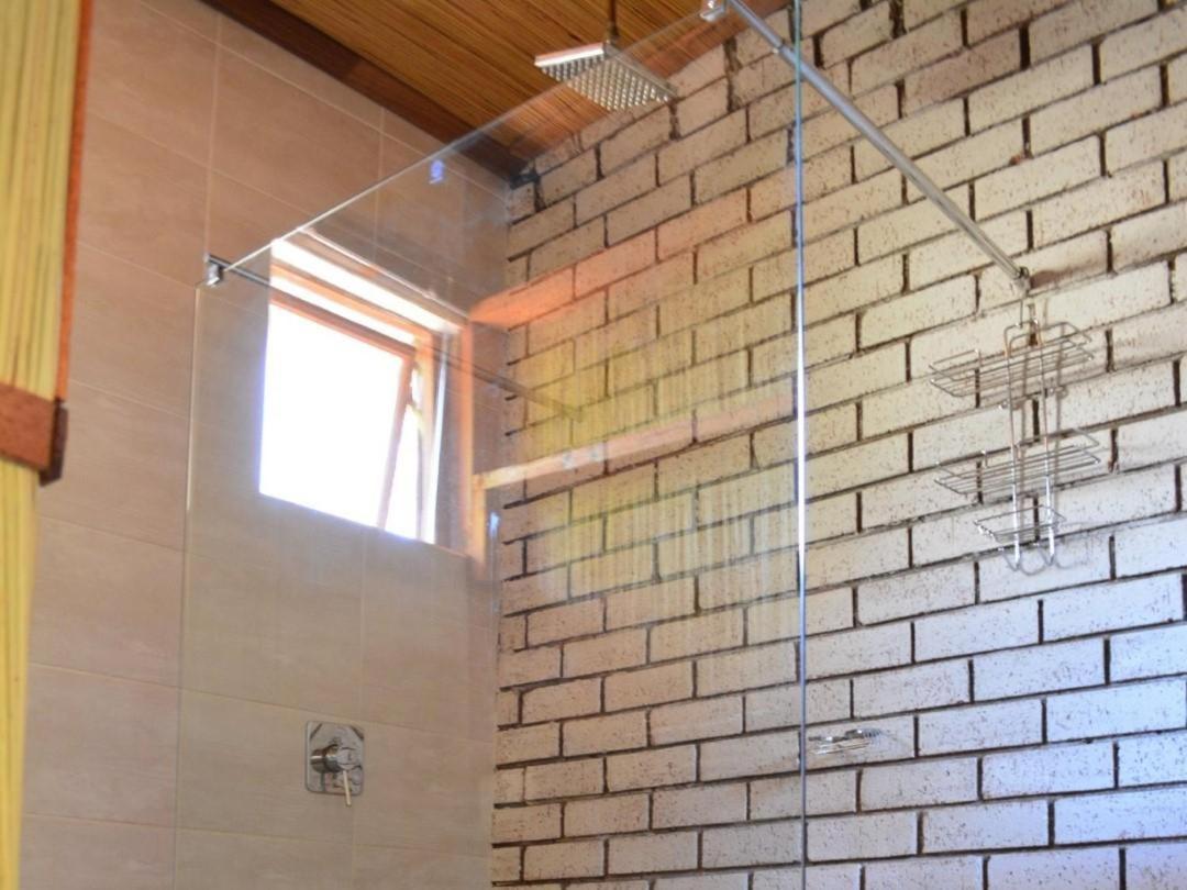 Nxabii Cottages Kasane Szoba fotó