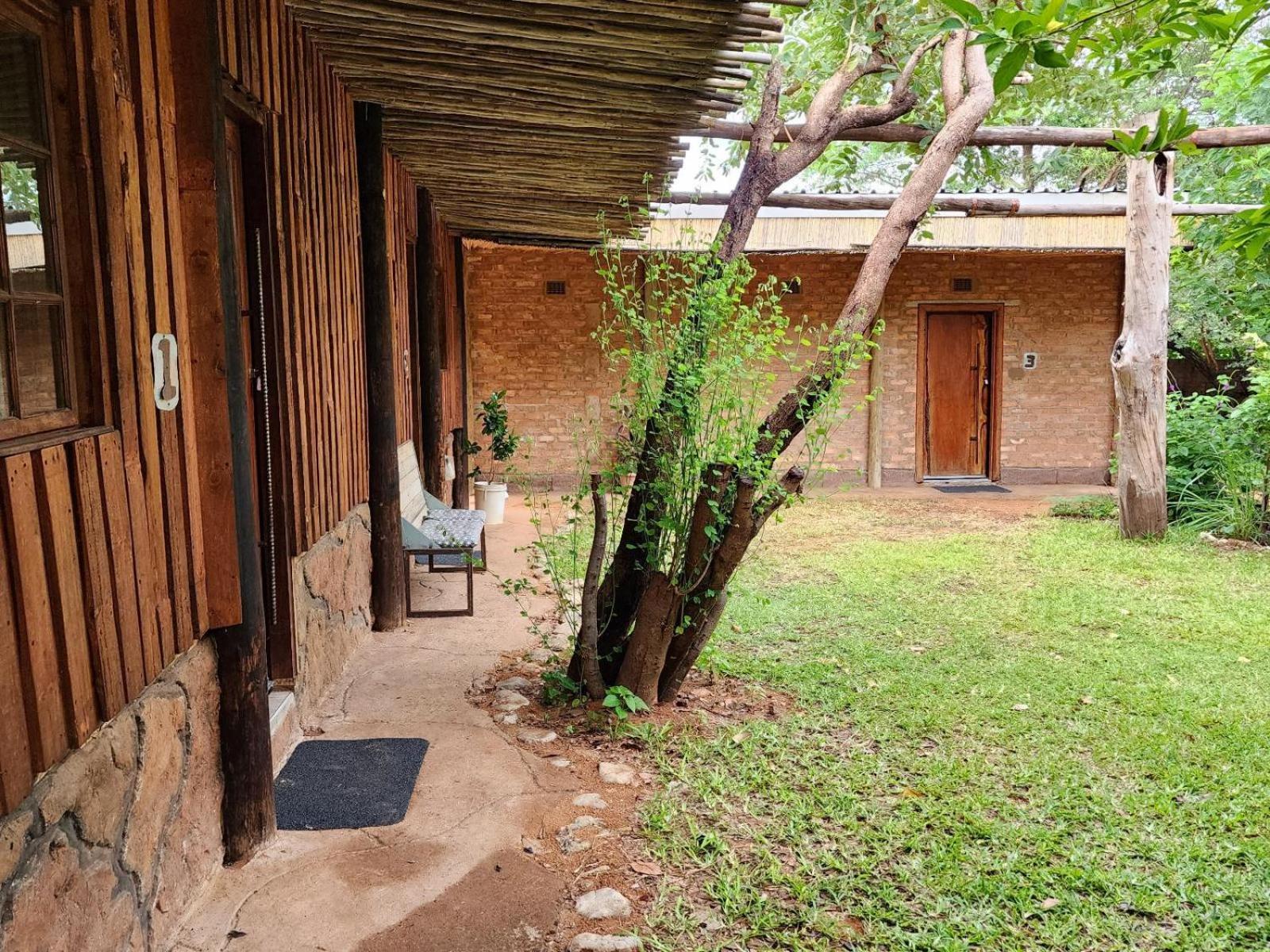 Nxabii Cottages Kasane Szoba fotó