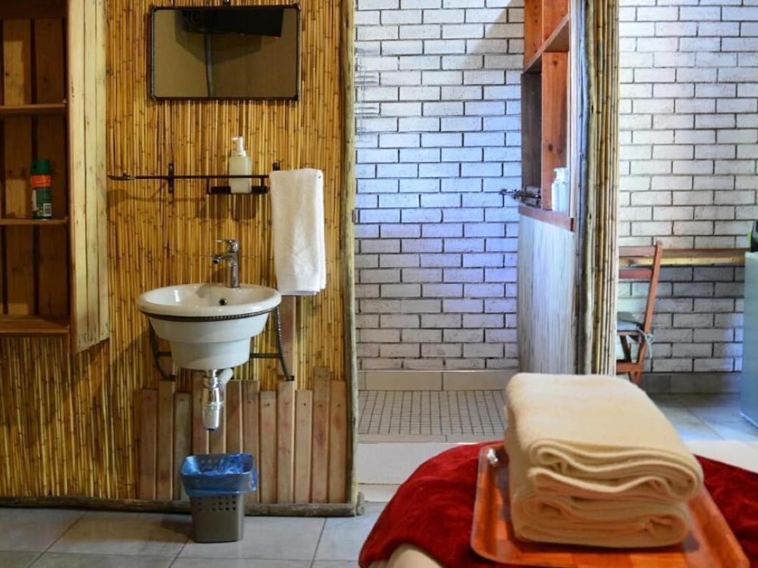 Nxabii Cottages Kasane Szoba fotó